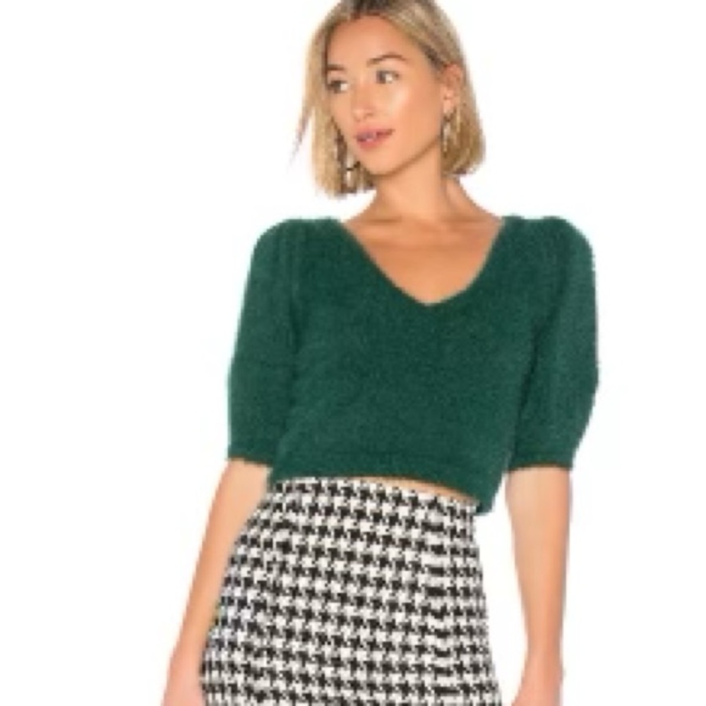 L’Acadamie Kimya pullover sweater.